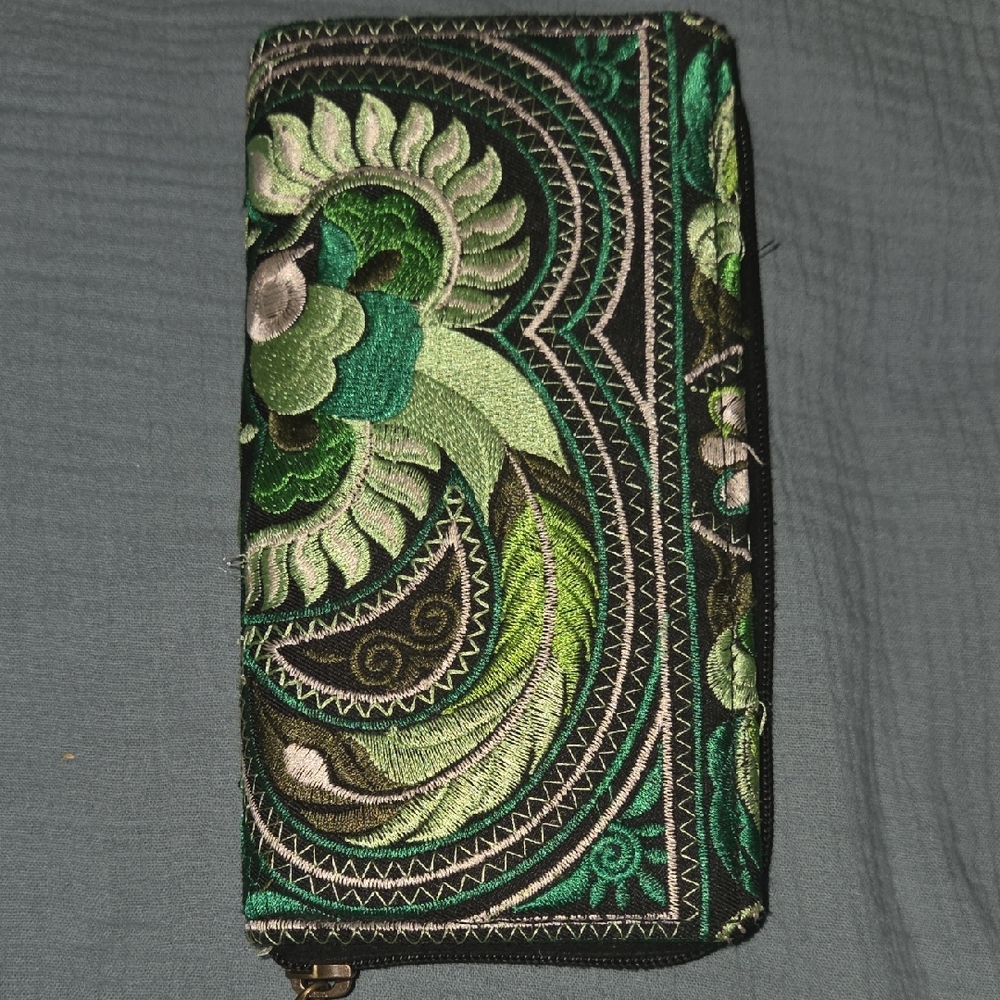 Embroidered Green Floral Wallet